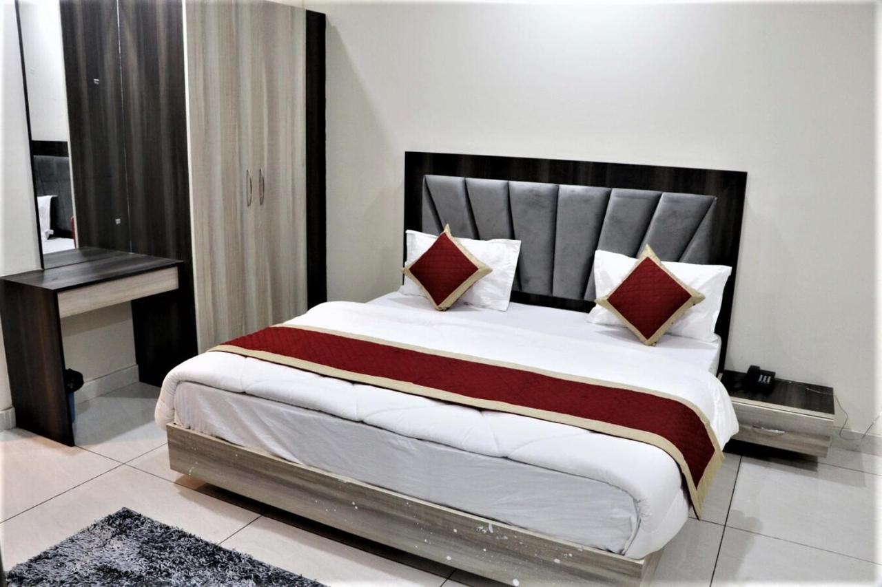 Hotel Blue Pine Haridwār Exteriér fotografie