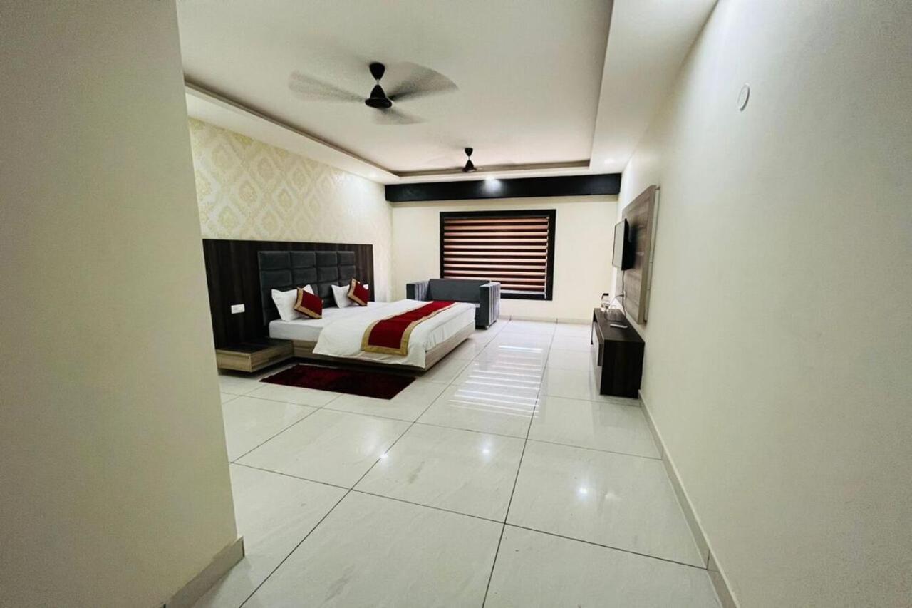 Hotel Blue Pine Haridwār Exteriér fotografie