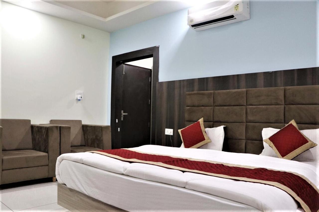 Hotel Blue Pine Haridwār Exteriér fotografie
